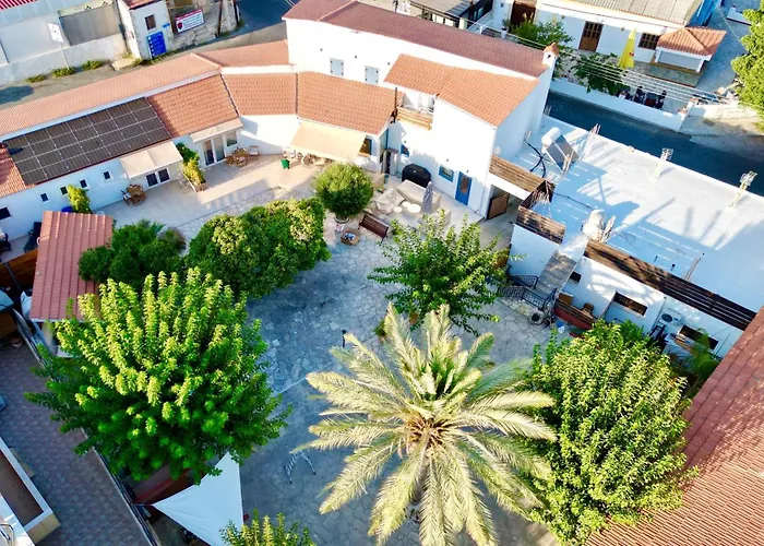 The Courtyard Episkopi Guest Houses