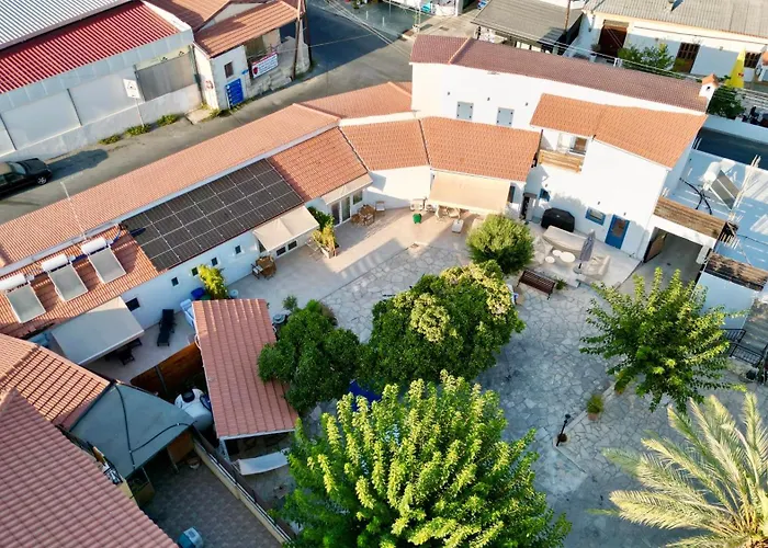 The Courtyard Episkopi Guest Houses