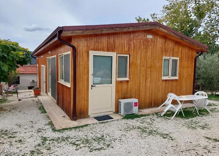 Pervolaris Cottages 2